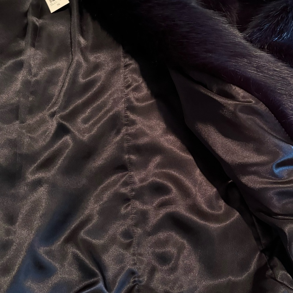 Elegant Faux Fur Coat by ANN TAYLOR in beautiful Navy NWT - Picture 10 of 16